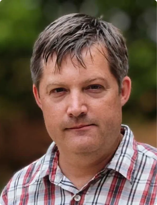 Chad Oliver headshot